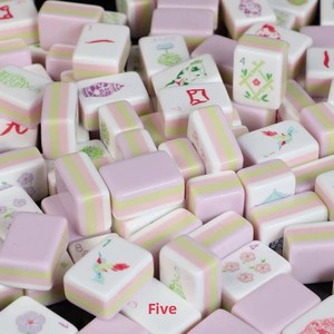 Mahjong Americano Acrílico Rosa Transfronterizo de Cuatro Capas con Combinación de Colores, Mini Portátil para Ocio y Entretenimiento, Marca Taizhou Jiangsu - Product Image 5