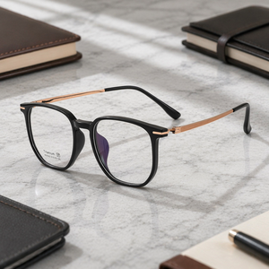 Monture de lunettes optiques pour étudiants 2026 TR90, branches en titane, style rétro carré, couleur transparente, motif uni, lunettes d'ordinateur - Product Image 1