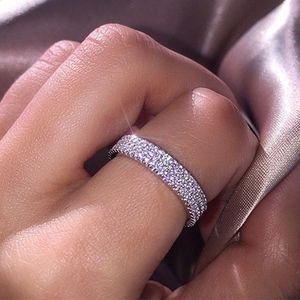 Bague en diamant, taille brillant rond, or blanc, bijoux de fiançailles unisexe - Product Image 1