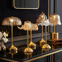 Lampe de Table Décorative de Luxe Atmosphérique en Verre, Sans Fil, à Commande Tactile, Rechargeable et Portable, avec Base en Métal, Idéale pour Restaurant