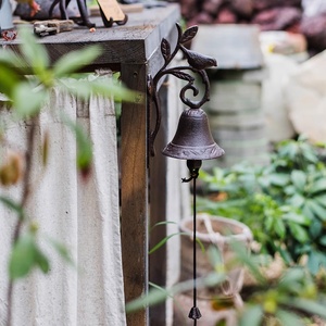 Campana de Hierro Forjado Estilo Europeo con Diseño de Flores y Pájaros, Campana Vintage de Manivela para Jardín, Decoración de Pared, Adorno para Puerta - Product Image 2