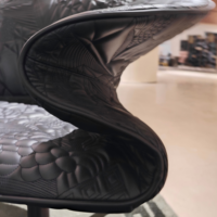 Fauteuil de salon moderne de luxe avec dossier en cuir, pieds en métal, ergonomique, pour salon et chambre à coucher