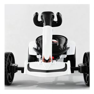 รถบังคับวิทยุพรีเมียม 4 ล้อ สีเหลือง พร้อมไฟสปอยเลอร์ขนาดใหญ่ โครงสร้างพลาสติก แบตเตอรี่ 6V4.5 - Product Image 4