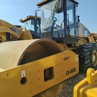 Compacteur routier d'occasion CAT CS-683E monocylindre, 18,8 tonnes, faible nombre d'heures, entretien facile, compactage routier