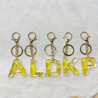 Porte-clés en résine époxy DIY avec 26 lettres anglaises, motif fleur rose rouge et feuille d'or, breloque pour sac, accessoires alphabet DIY