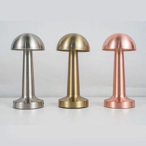 Interrupteur tactile Led Veilleuses <span class=keywords><strong>De</strong></span> <span class=keywords><strong>Chevet</strong></span> Rechargeable À Piles Petite Lampe <span class=keywords><strong>De</strong></span> Bureau Led En Métal pour Restaurant, Salon - Product Image 3