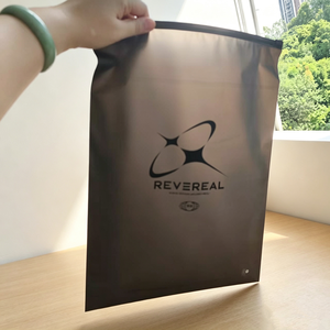 Sacs à fermeture éclair noirs givrés semi-transparents épais en gros, pochettes personnalisées avec logo UV pour vêtements, plusieurs tailles, faible MOQ - Product Image 5