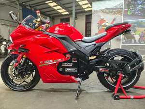 Nouveau Type <span class=keywords><strong>de</strong></span> Moto <span class=keywords><strong>Électrique</strong></span> d'<span class=keywords><strong>Occasion</strong></span> Populaire 72v 5000w 120ah Moto <span class=keywords><strong>de</strong></span> <span class=keywords><strong>Course</strong></span> Moto <span class=keywords><strong>de</strong></span> Route - Product Image 5