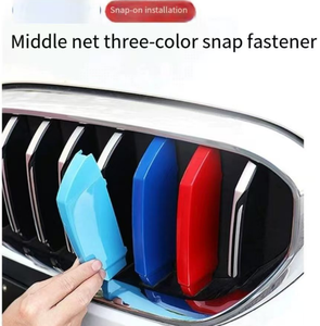 Bande de couleur tricolore pour calandre BMW, compatible avec les séries 3, 5, 1, 3GT, X1, X3, X4, X5, autocollant à clipser, installation avec ruban adhésif ABS 3M - Product Image 1