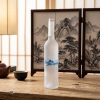 Bouteille de vodka en verre transparent de fabrication chinoise, 750 ml, cylindrique, avec bouchon, logo personnalisé, givrage, sérigraphie, estampage doré