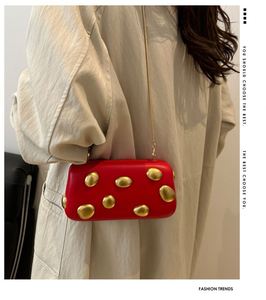 Bolso de hombro cruzado de PU para mujer, estilo europeo y americano, con forma de clavo, para cena, portátil, abierto, para comercio exterior - Product Image 6