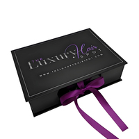 Boîte d'emballage pour extensions de cheveux avec logo personnalisé de haute qualité, boîte en papier tendance avec revêtement UV et gaufrage, épaisseur 2 mm, vente en gros