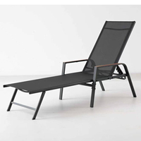 Chaise longue de jardin pliable et portable en métal réglable avec accoudoirs pour l'extérieur, la plage et la terrasse