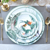 Assiettes en porcelaine fine imprimées d'oiseaux et de feuilles avec bordure verte, service de vaisselle en céramique pour la décoration de table de mariage et de restaurant