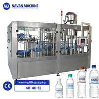Machine de lavage, remplissage et bouchage 3-en-1 entièrement automatique XGF 40-40-12 en acier inoxydable certifiée CE pour PET, haute vitesse