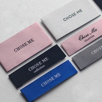 Étiquettes Personnalisées en Satin Doux de Luxe Cousues pour Vêtements Privés, Étiquettes Tissées pour T-shirt, Étiquettes Principales/de Cou pour Vêtements