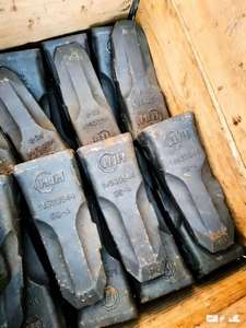 Dents de godet d'excavatrice 819968167 pour tous les modèles Volvo, compatibles avec moteur D7E, poids opérationnel de 24 tonnes, capacité du godet de 1,5 m³, 130 kW - Product Image 4