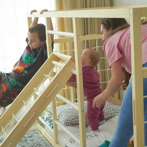 Cama de suelo para niños con dos tipos de marcos de escalada escalables en todos los lados Cama <span class=keywords><strong>Montessori</strong></span> sólida y segura hecha de madera pura - Product Image 6