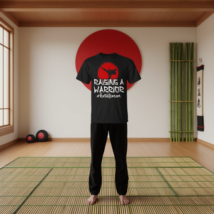 Camiseta Raising A Warrior Karate Mom, camiseta promocional unisex negra para adultos - Product Image 3