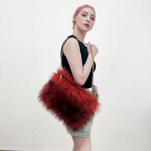 NOUVEAU Logo personnalisé <span class=keywords><strong>2020</strong></span> nouveautés <span class=keywords><strong>collection</strong></span> d'été épaules dénudées femmes mode dame boob tube top fausse fourrure Clutch Bag - Product Image 1