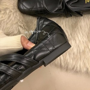 Chaussures plates, petites chaussures en cuir style pivoine Mary Jane pour femmes, couleur noire. - Product Image 3