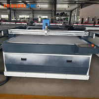 Machine de découpe numérique multifonctionnelle Fineworkcnc à table fixe pour textiles, cuir, mousse EVA et matériaux industriels