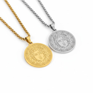 Collier avec pendentif visage de Méduse en acier inoxydable, or et argent, bijoux unisexes, cadeau - Product Image 1