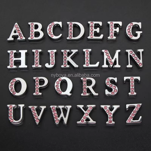 8mm di colore rosa metà strass lettere Charms alfabeto <span class=keywords><strong>A-Z</strong></span> per bracciale colletto per animali domestici portachiavi donna uomo fai da te creazione di gioielli - Product Image 1