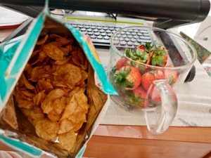 Vente en gros de chips de pommes de terre et de légumes salés croustillants 135g aux saveurs exotiques, plusieurs saveurs en packs familiaux extra-larges - Product Image 4