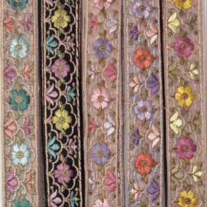 Proveedor de India, Encaje Floral de Hermoso Diseño, Tela Ligera con Adornos de Encaje, Malla Suave para Vestidos de Mujer - Product Image 1