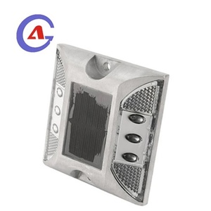 Borne lumineuse routière solaire LED étanche en aluminium, réfléchissante, type œil de chat - Product Image 3