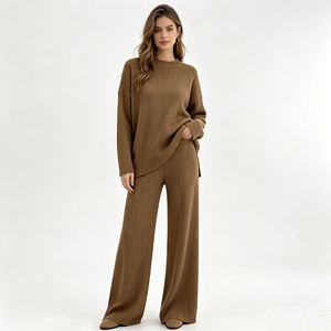 Set Maglione Lavorato a Maglia in <span class=keywords><strong>Misto</strong></span> <span class=keywords><strong>Lana</strong></span> da Donna, Vestibilità Ampia, Effetto <span class=keywords><strong>Cashmere</strong></span>, con Pullover a Costine <span class=keywords><strong>e</strong></span> Pantaloni a Gamba Larga - Abbigliamento Invernale da Donna - Product Image 2
