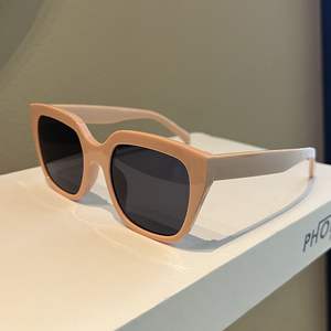 Gafas de Sol de Moda para Mujer, Color Rosa, para Todo Tipo de Rostro, Unisex, de Diseñador, con Logotipo, Protección UV400, de PC - Product Image 5