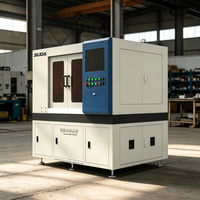 Machine de découpe laser à fibre haute précision 3000W, structure couverte 600*600MM pour le travail de tôles métalliques de haute précision