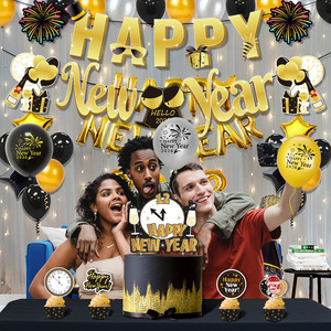 Palloncini in Foil Oro e Nero per Capodanno 2026, Accessori per Foto Booth, Striscione e Ghirlanda per Feste di Fine Anno - Product Image 6