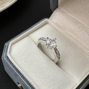 Bague en argent pur S925 avec un seul diamant, style de niche, bijoux de base avec sertissage, bague personnalisée avec pierre principale - Product Image 5