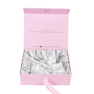 Nouveauté Boîte en papier rose biodégradable en carton rigide doublée d'une éponge avec fermeture magnétique pour sous-vêtements et emballage cadeau - Product Image 5