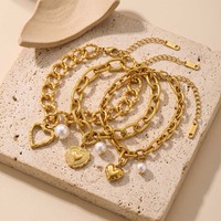 Bracelet chaîne épaisse en acier inoxydable plaqué or 18 carats avec pendentif cœur creux et perles acryliques pour femme
