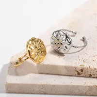 Nouveau Hipster géométrique lune marguerite anneaux fête femmes bijoux rétro Punk croix reine abeille couronne coeur en acier inoxydable anneaux pour hommes