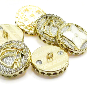 Boutons Métalliques Électroplaqués Personnalisés pour Vêtements Tricotés, Pulls et Chemises, Vente en Gros Fabricant pour Femmes - Product Image 2