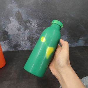 Botol Air Sensitif 500ml Dinding Ganda Vakum Terisolasi Baja Tahan Karat 304 Pengubah Warna Sensitif Suhu Panas - Product Image 2