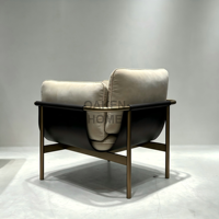 Fauteuil d'appoint en velours de luxe moderne OAKEN, structure en métal doré, canapé individuel VIP rembourré, fauteuil Totu pour salon