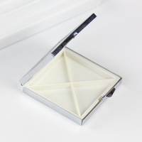 Boîte à pilules portable rectangulaire en métal électroplaqué à six compartiments, fabriquée par le fabricant, pour bonbons et médicaments d'une semaine