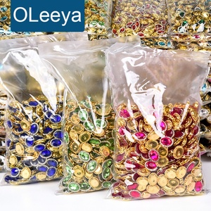 Strass Ovale en Forme de Tournesol OLeeya 10*14mm à Base Dorée à Coudre pour la Décoration de Vêtements - Product Image 1