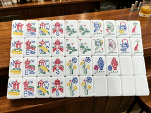 Jeu de Mahjong Américain Portable Personnalisé Moderne, 3 Couches Acryliques, 160 Pièces, Luxe, Écologique, Durable, pour 4 Joueurs, Tuiles de Jeu de Divertissement - Product Image 5