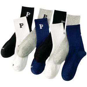 Chaussettes de sport sur mesure, couleur unie, tube court, avec logo personnalisé, basées sur des échantillons ou des dessins, pour le basketball et les tenues décontractées. - Product Image 3