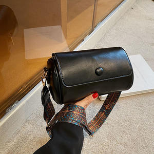 Sac à bandoulière tendance pour femme en PU. La doublure est en polyester. Sac à main de créateur.6809 - Product Image 4