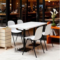 Chaise de salle à manger en plastique de style européen et nouveau style chinois, avec cadre métallique épaissi et revêtement en polypropylène, pour la maison et les salles de conférence