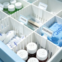 Séparateur de tiroir réglable en plastique PP avec porte-étiquettes à clipser, accessoires multifonctionnels pour l'organisation des rangements en milieu hospitalier et clinique