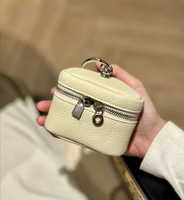 Gantungan Kunci Carabiner Kulit Sapi Lapisan Atas, Mini Pendant Warna Permen, Tas Kecil untuk Lipstik, Tempat Earphone, Dompet Koin, Gantungan Leher